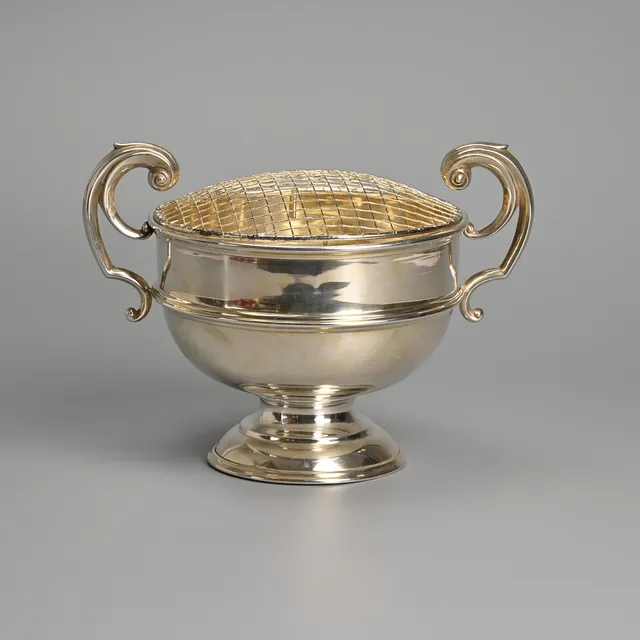 AN EDWARD VII SILVER TWO-HANDLED ROSE BOWL.