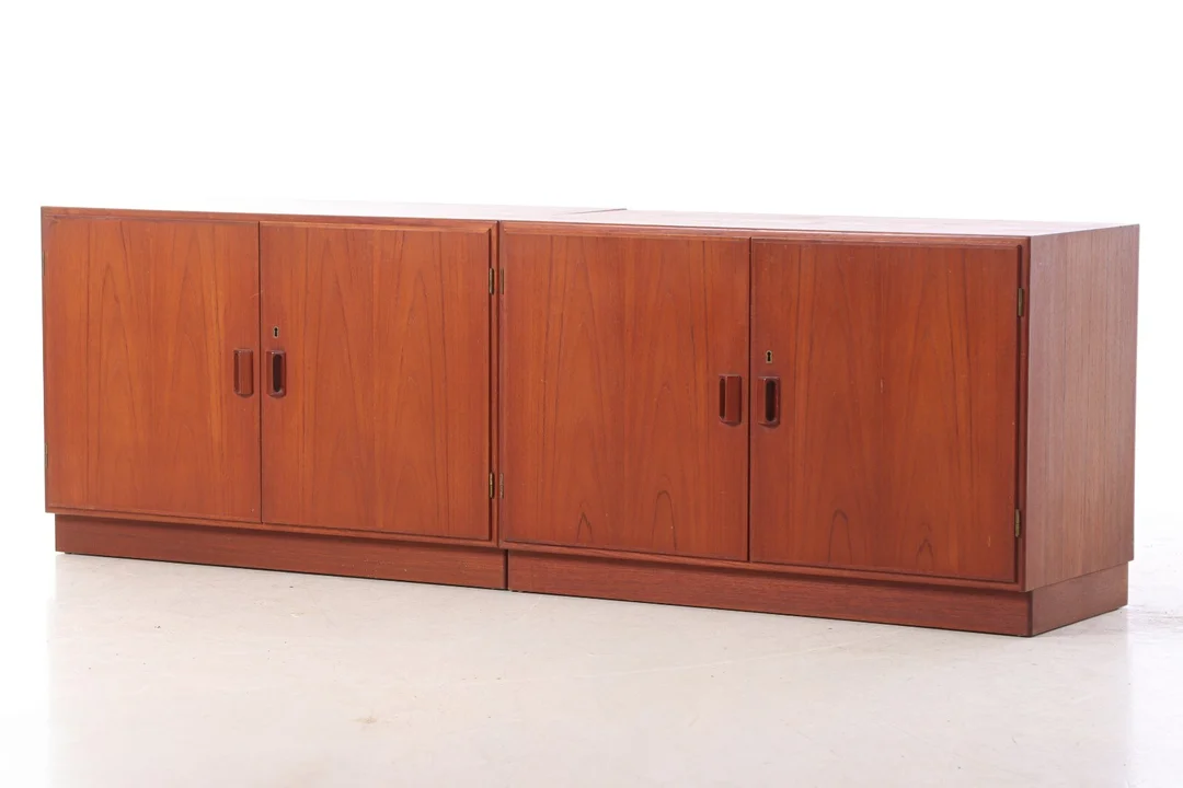 Børge Mogensen. A pair of teak sideboards, 1950s (2) — Furniture/Cabinets, chests of drawers — Lauritz