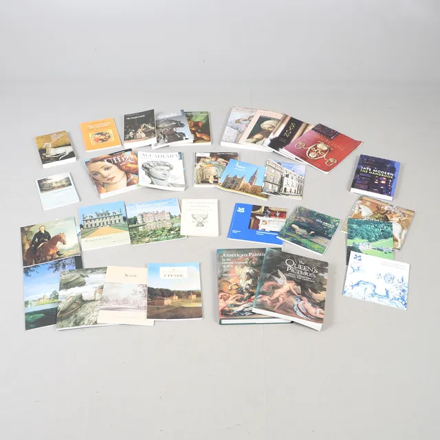 A QUANTITY OF ART REFERENCE VOLUMES, MOSTLY MUSEUM GUIDES AND HANDBOOKS.