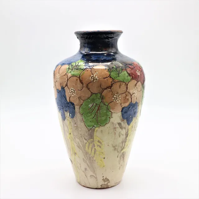 JUGENDSTIL KERAMIK VASE MIT BLUMENMOTIVEN - HANDBEMALT.