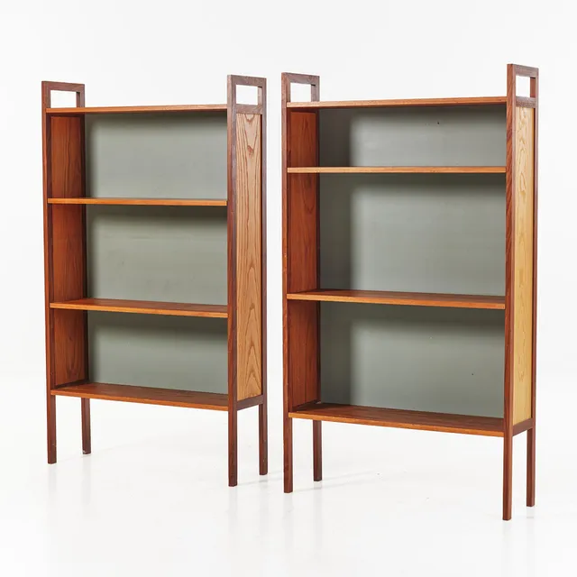 GILLIS LUNDGREN. Bokhyllor, 1 par, ur "Systemserien", IKEA, 1960-tal, delvis fanérade i teak och ask.