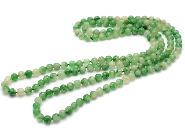 COLLIER, grönfärgad kvarts, 7,5-8 mm, längd ca 130 cm.