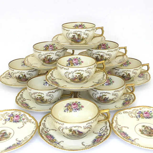 MOCCASERVIS, Sanssouci, Rosenthal. 10 delar + 2 fat.