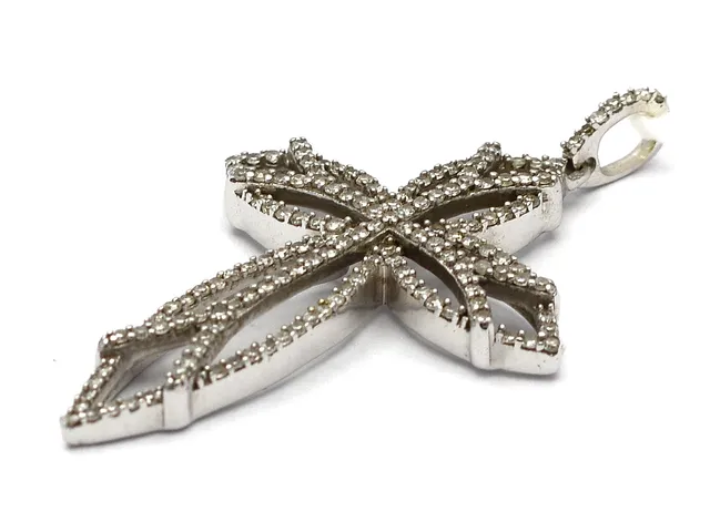 Hänge 18K 3,5g vitguld med diamanter 157xca0,005ct