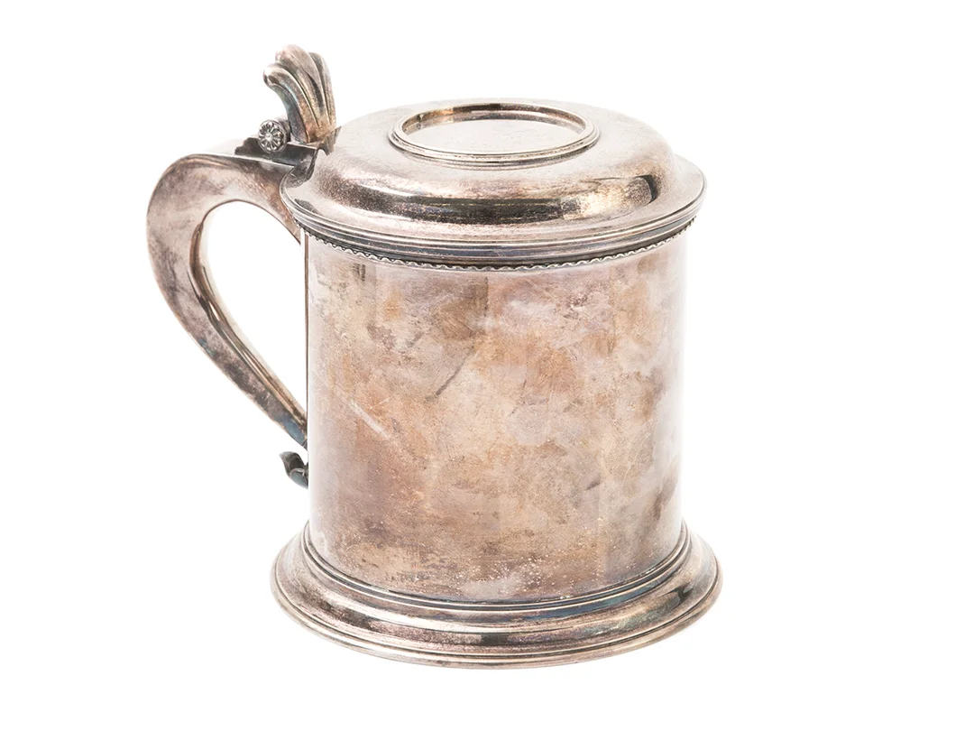STOP, silver, Borgila, med lock, höjd 16 cm, Stockholm 1946, vikt 1073 g, mindre buckla i locket. — Silver/Bägare — Kaplans