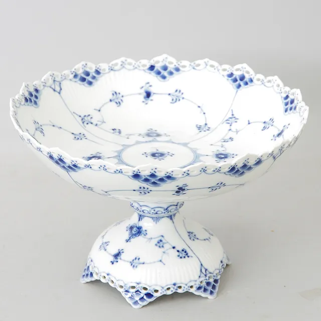 SKÅL PÅ FOT, "Musselmalet", Royal Copenhagen.