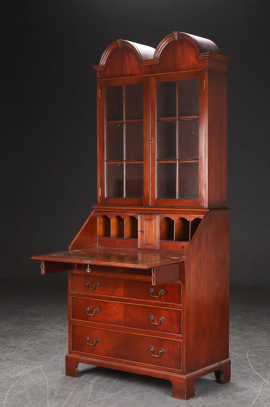 Chatol af mahogni, 1900-tallet — Furniture/Cabinets, chests of drawers — Lauritz