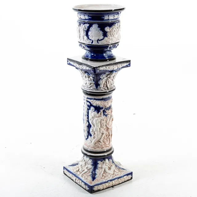 PIEDESTAL, porslin, sannolikt Italien, 1900 - talets andra hälft.