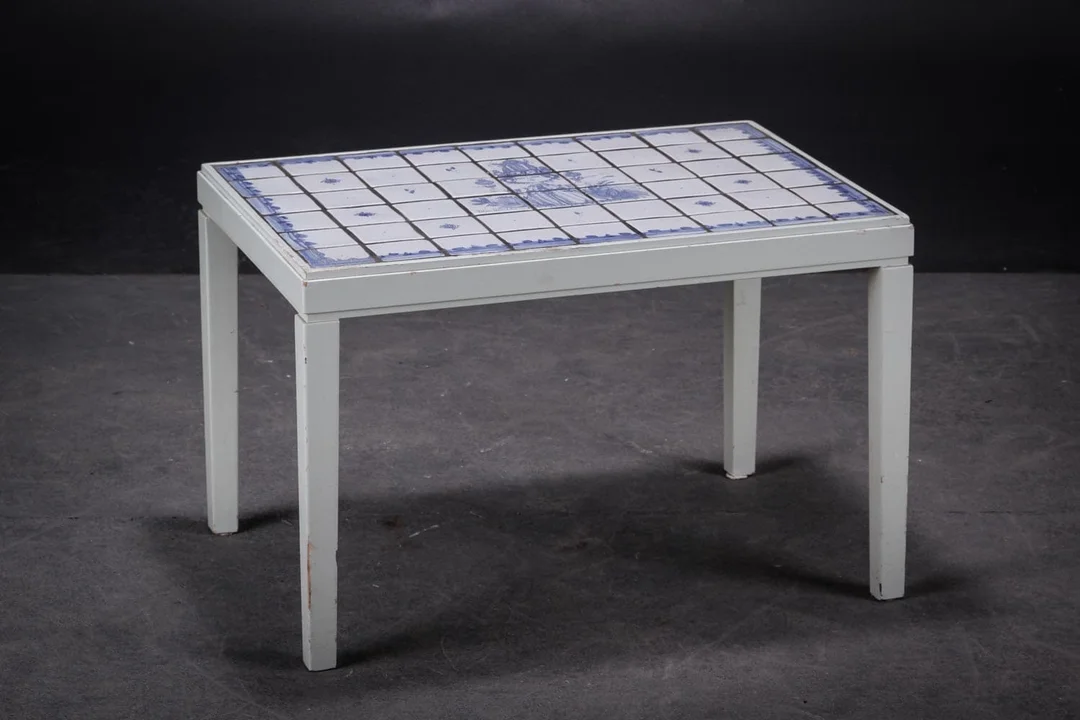 Bjørn Wiinblad. Sofabord med fliser af fajance — Furniture/Coffee tables, occasional tables — Lauritz