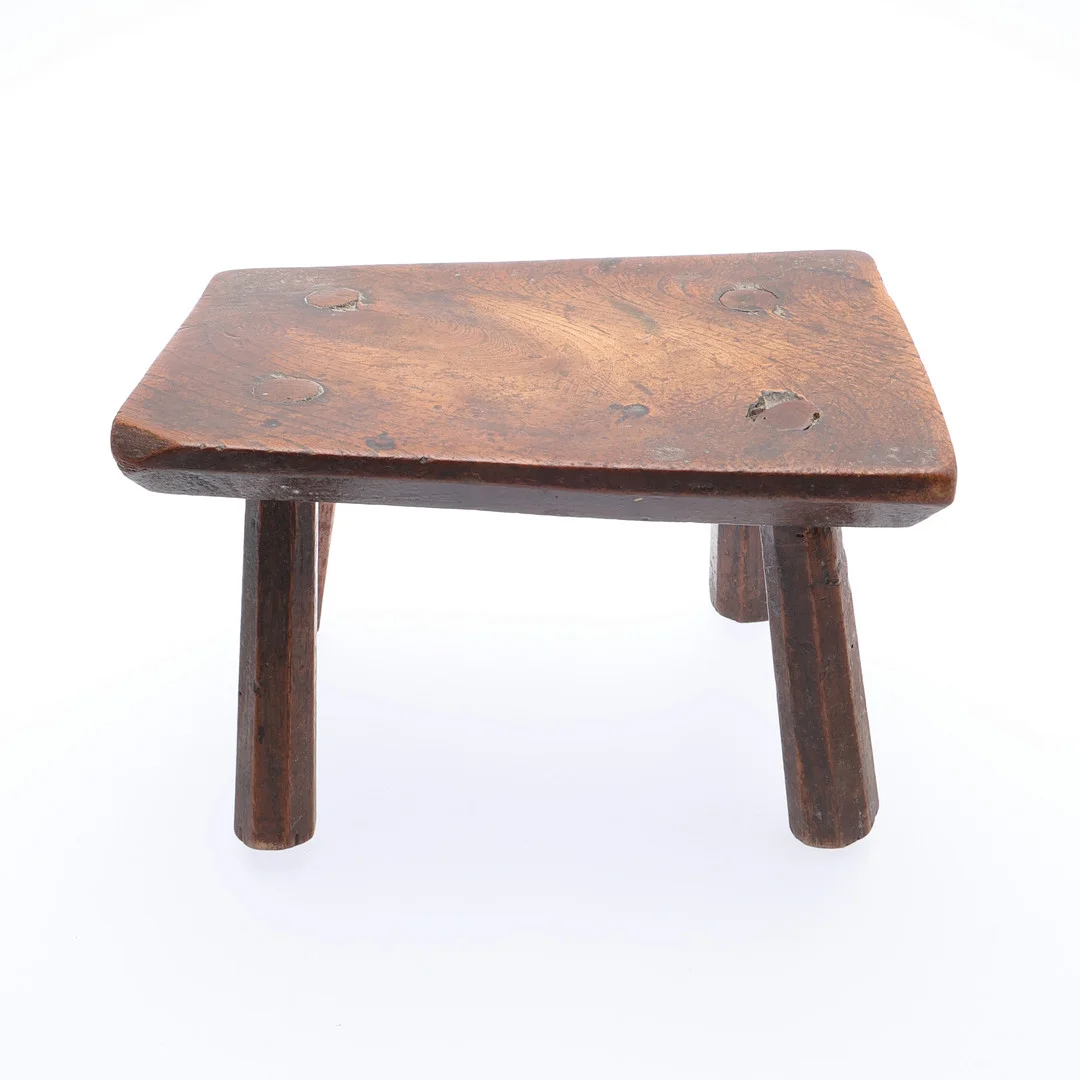 SMALL VICTORIAN ELM APPRENTICE STOOL. — Other — Young's Auctions