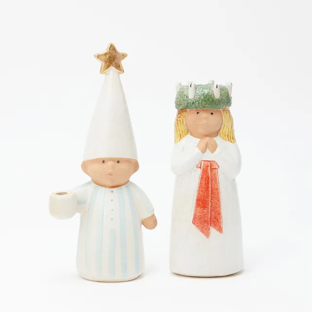 LISA LARSON. Ljusstakar, 2 st, "Lucia" & "Stjärngosse" ur serien "Stora Luciatåget", chamotterat stengods, K-studion, Gustavsberg.