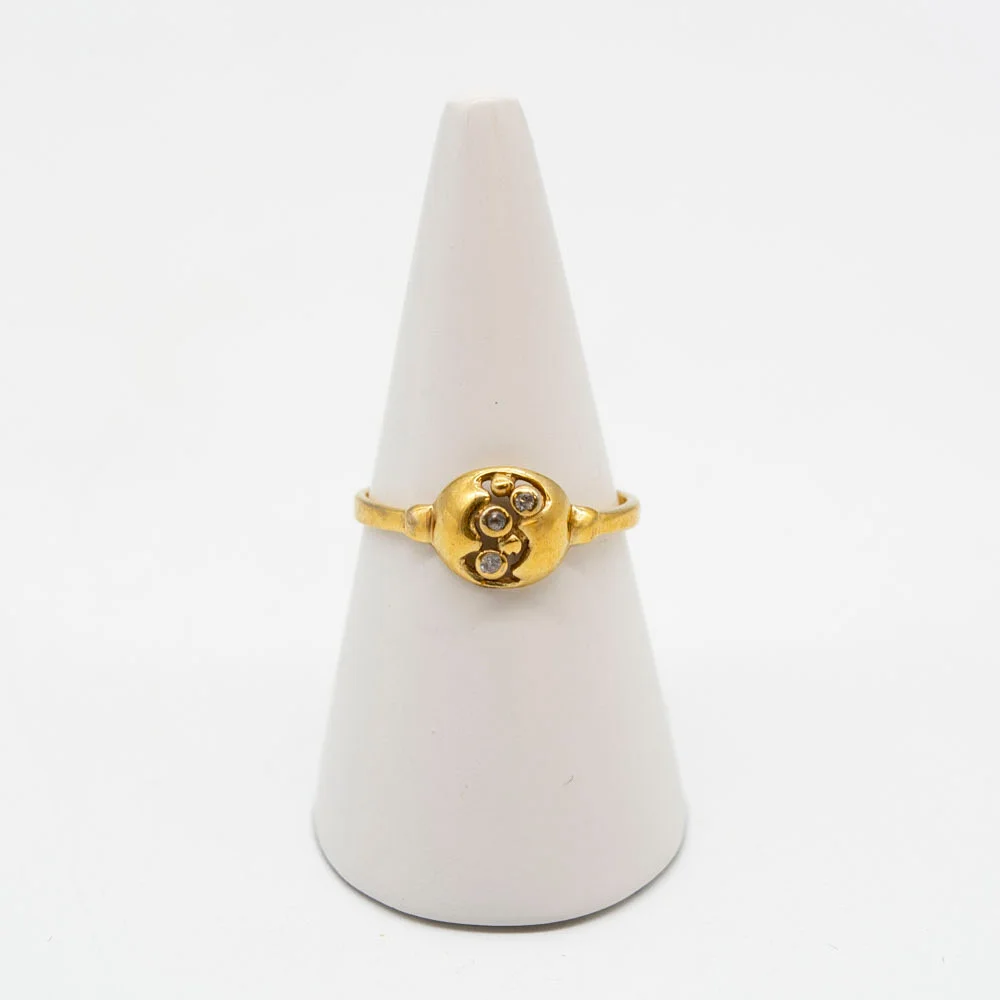 HANDGEMACHTER RING MIT BRILLANTEN, FASSUNG AUS 8 KARAT GELBGOLD, VINTAGE. — Rings — Kunst- und Auktionshaus Kleinhenz