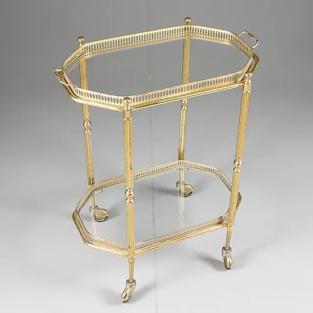 SERVERINGSVAGN, mässing och glas. 1900-talets andra hälft.
