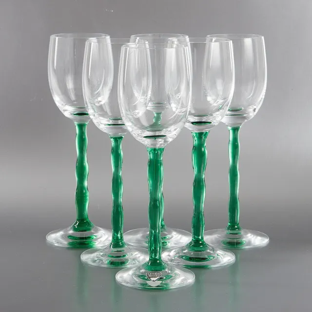 GUNNAR CYRÉN. Vitvinsglas, 8 stycken, "Nobel", Orrefors, grönt och klart glas.