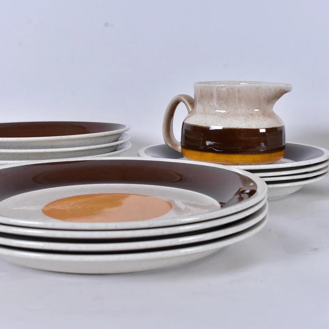 SERVISDELAR, 13 st. Porslin, "Alfa", Gefle, 1970-tal. — European — Halmstads Auktionskammare