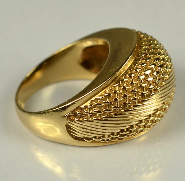 RING 585 GOLD UM 1960.