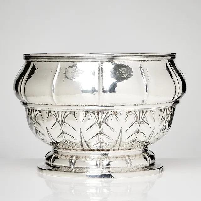 ANDERS NILSSON. Praktskål / Ytterfoder, silver, Lund 1919.