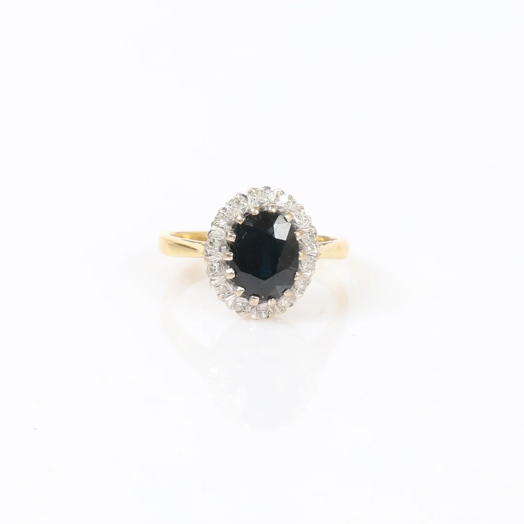 18CT GOLD VINTAGE DIAMOND AND SAPPHIRE CLUSTER RING. — Rings — Bishop & Miller