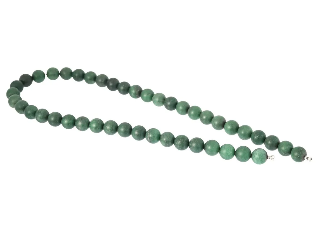 COLLIER, gröna kulor ca 10 mm, längd 44 cm, dobbar, vikt 68,3 g, passar Lynggaard-lås. — Smycken/Collier — Kaplans