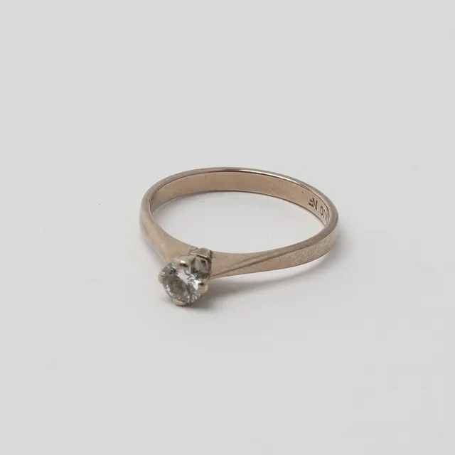 ENSTENSRING, guld 18K med diamant 0,29 ct (TW, VS).