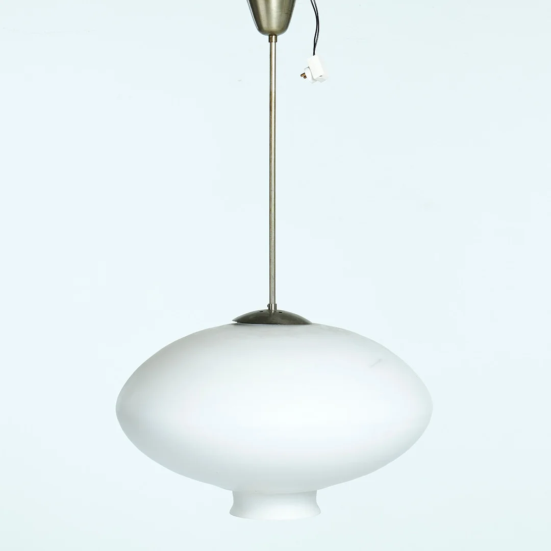 TAKLAMPA, funkis, 1940/1950-tal, kupa i frostat opalglas, stomme i vitmetall. — Ceiling lights — Stockholms Auktionsverk Sickla