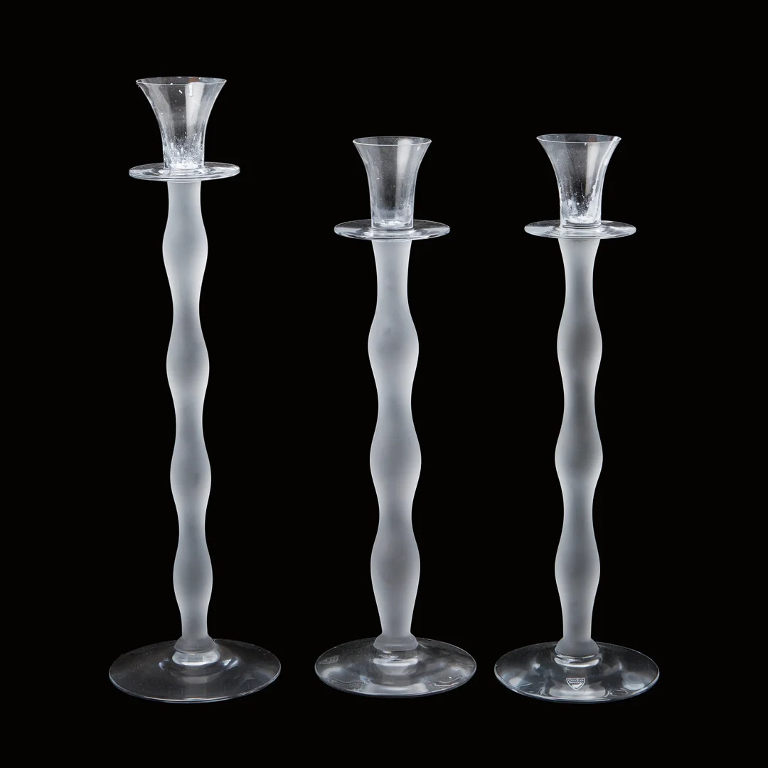 ANNE NILSSON. "Celeste", Ljusstakar, 3 st, glas, Orrefors. — Art glass — Göteborgs Auktionsverk