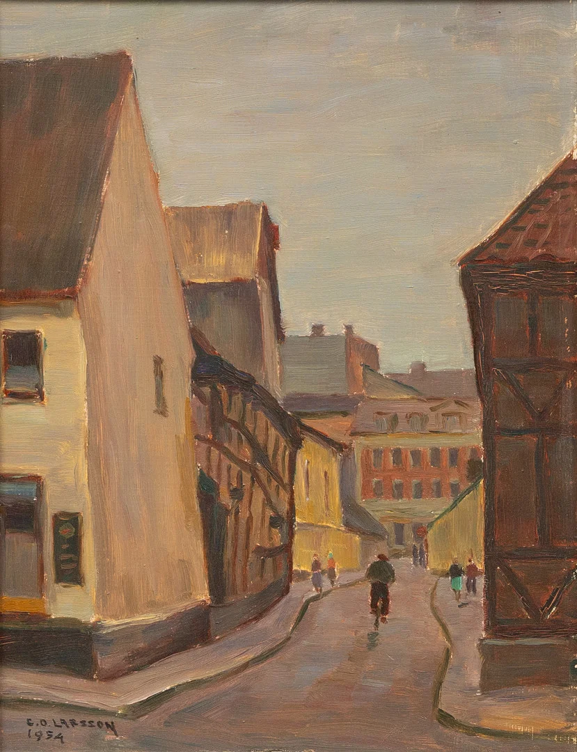 CARL OSCAR LARSSON. Gatumotiv, Malmö, olja på pannå, signead och daterad 1954. — Paintings — Garpenhus Auktioner