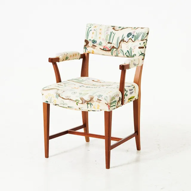 JOSEF FRANK. Karmstol, Svenskt Tenn, modellnummer 695, mahogny, formgivningsår 1935.