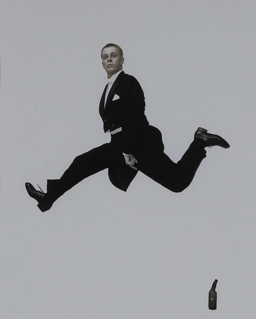 STEN DIDRIK BELLANDER. (1921-2001),"Tore Johnson på språng",gelatinsilverfotografi , signerad och daterad 1957. — Photography — Gomér & Andersson Norrköping