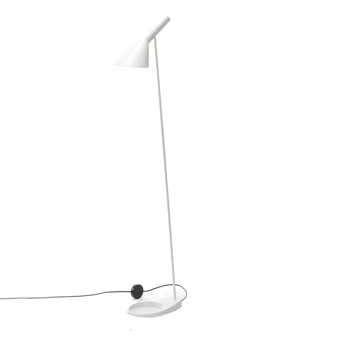 Arne Jacobsen. 'AJ' floor lamp — Lamps and lighting/Floor lights — Lauritz