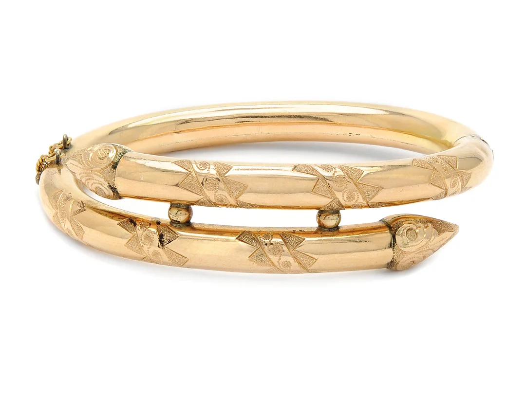 ARMRING, 14K guld, 5,7x4,8 cm, vikt 21,1 g, säkerhetskedja. — Smycken/Armring — Kaplans