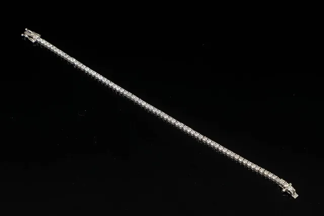 Diamonds By Frisenholm. Tennis bracelet with diamonds, total approx. 3.10 ct.