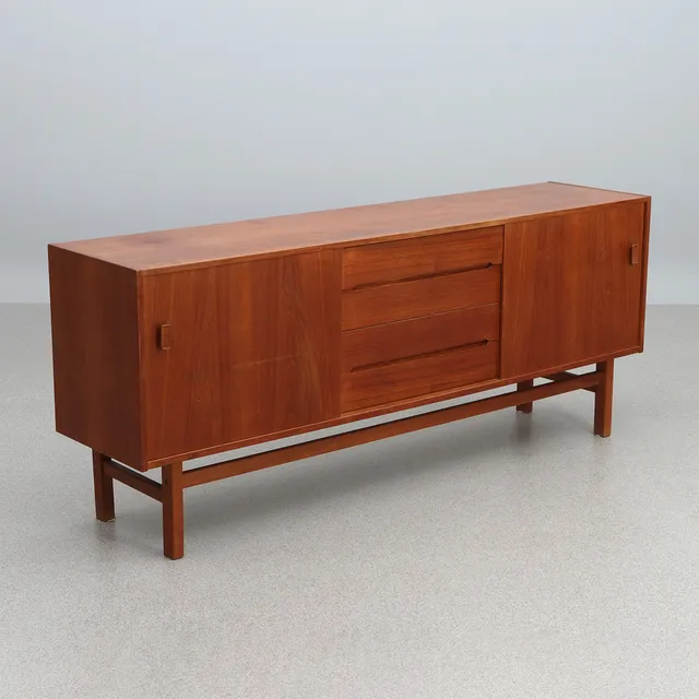 NILS JONSSON. SIDEBOARD. Teak. "Arild", Troeds, 1960-tal.
