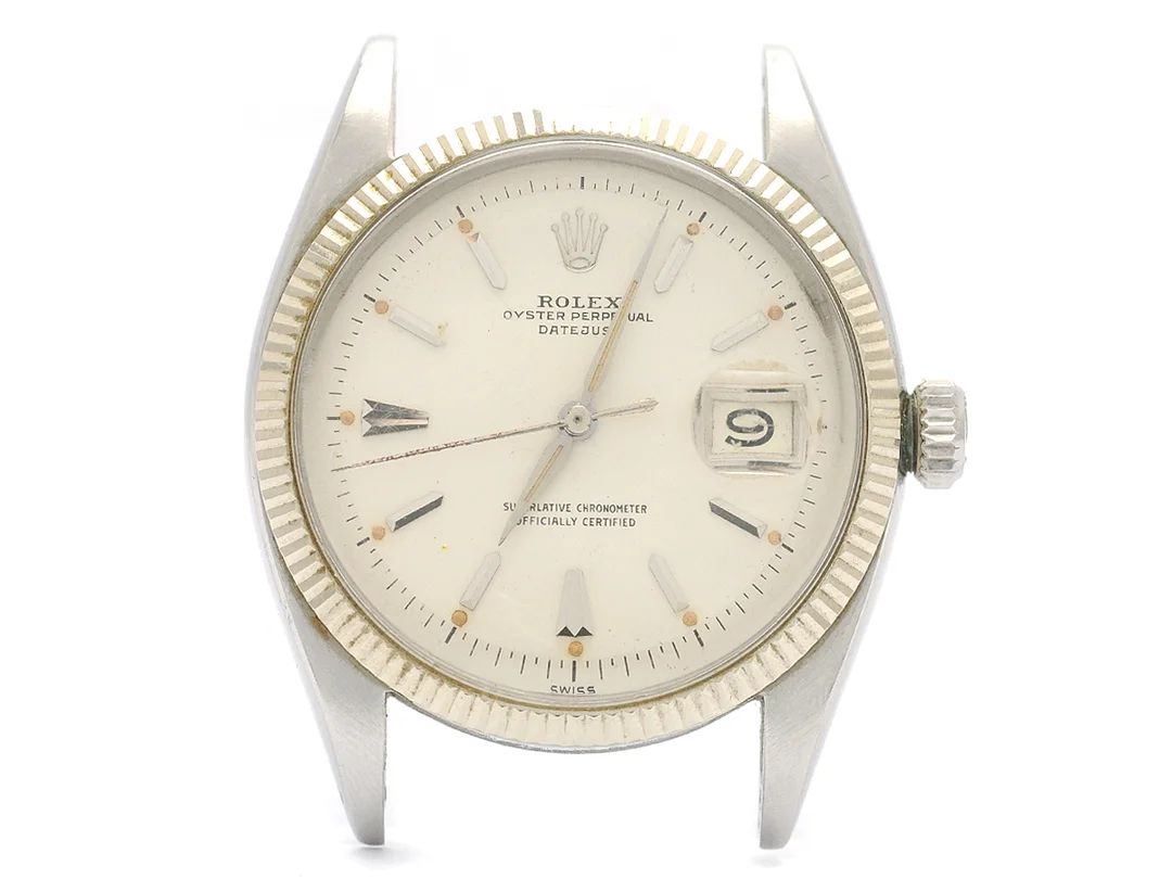 ROLEX, Oyster Perpetual, Datejust, Chronometer, Ref nr. 6605, Serie nr. 241891, Cal 1065, Verk nr. N715596, Boett nr. 6605, herrur, 36 mm, stål/vitguld, plexiglas, datum, skadad urtavla, defekt, tillverkad fjärde kvartalet 1956. — Klockor/Rolex — Kaplans