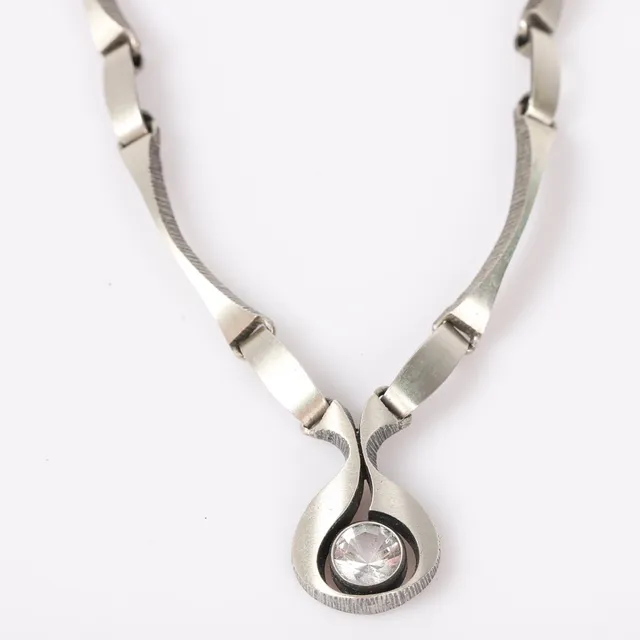 KARL LAINE. Collier, sterlingsilver med fasettslipad bergskristall, Sten & Laine, Finland.