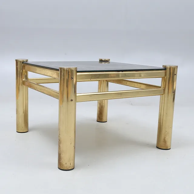 SOFFBORD MED GLASSKIVA, underrede av metall, 1970-tal.