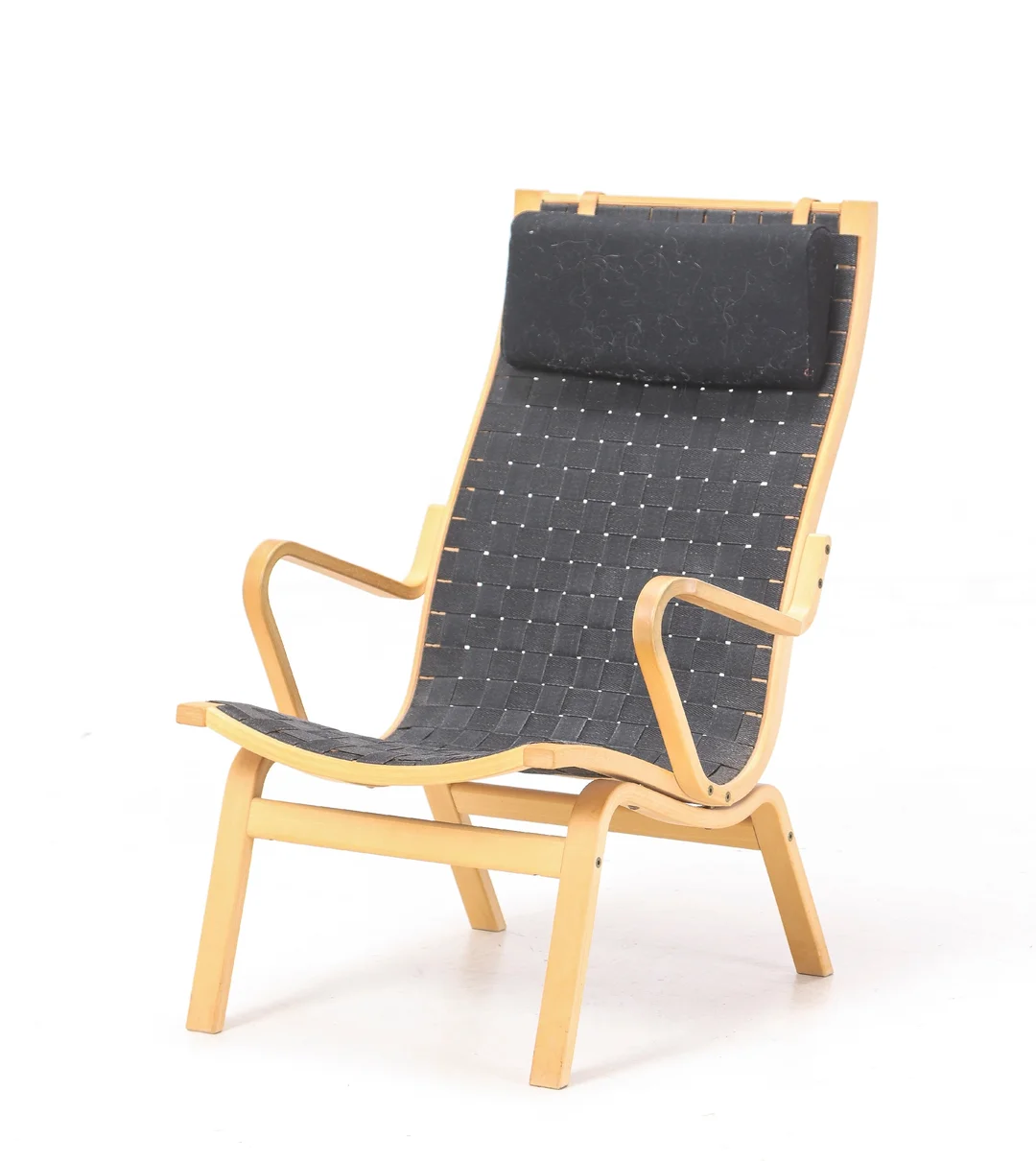 Finn Østergaard. Armchair, model 37000, 'Albert' — Furniture/Lounge chairs — Lauritz