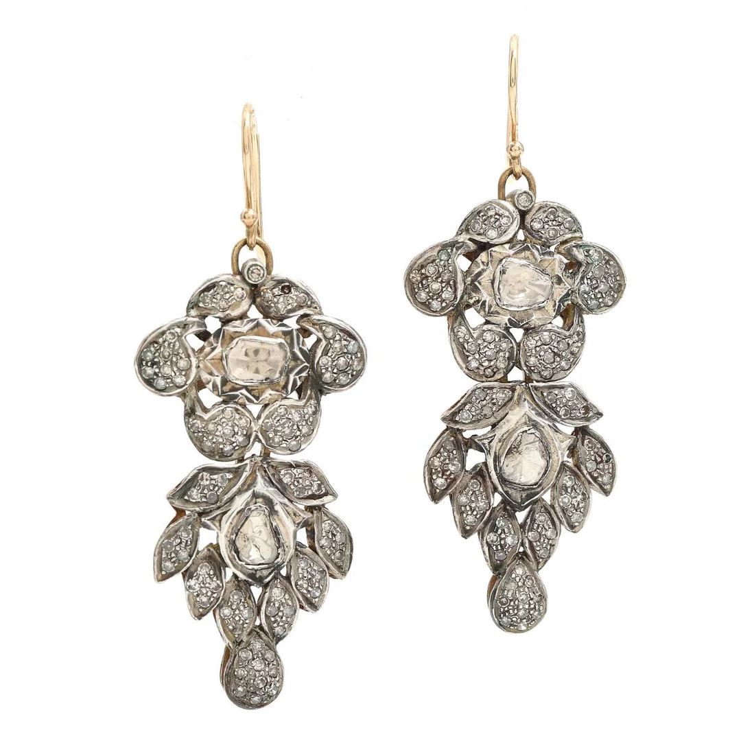 A pair of diamond ear pendants set with numerous rose- and single-cut diamonds, mounted in 14k gold and silver. L. app. 5.6 cm. 2000–10. (2) — Jewellery/Earrings — Bruun Rasmussen