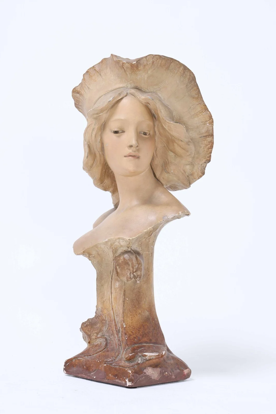 Bust of a young woman with hat, Art Noveau style, plaster — Paintings and sculptures/Sculptures — Lauritz