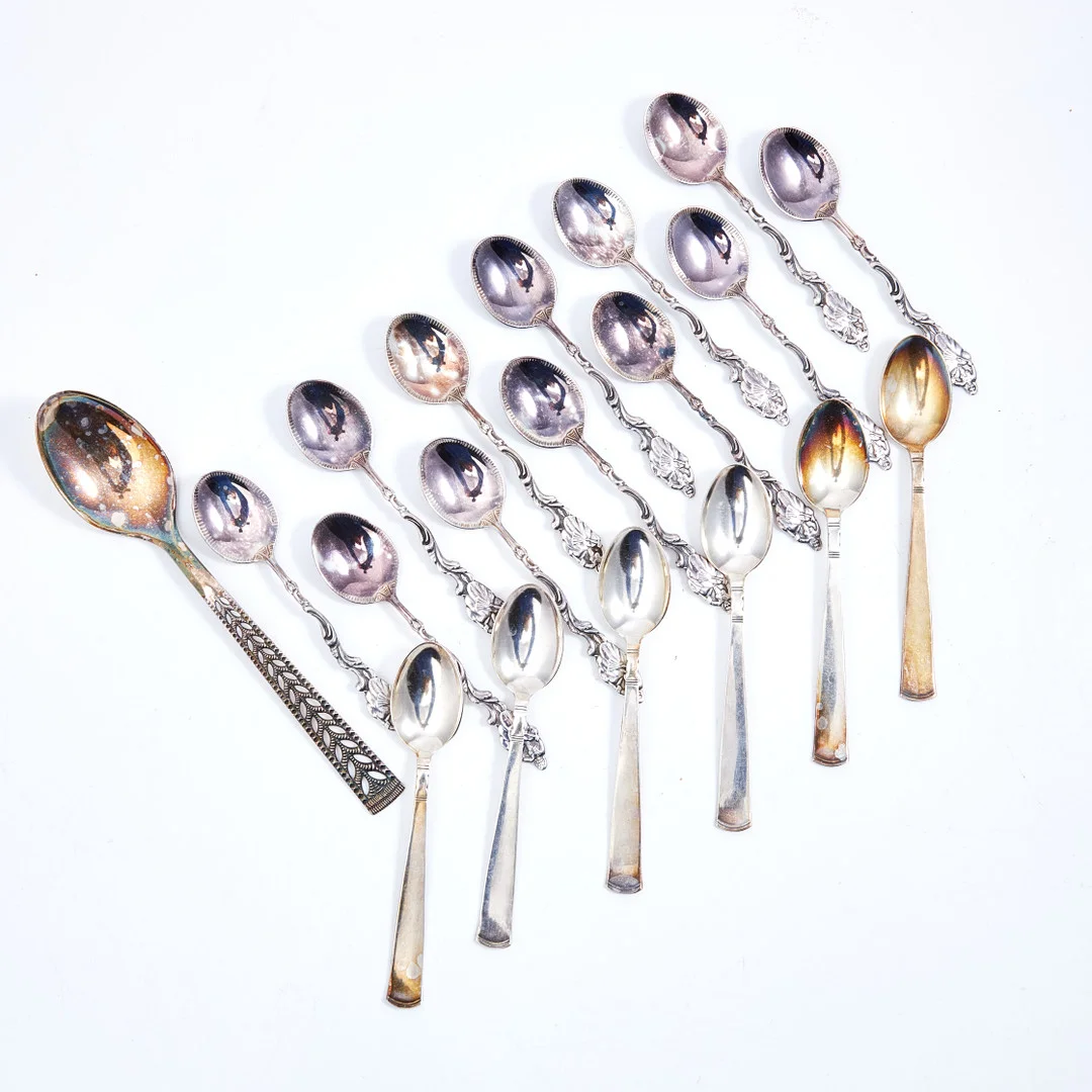 SKEDAR, silver, 19 dlr, delvis "Rosenholm", totalvikt ca 208 g. — Silver — Stockholms Auktionsverk Sickla