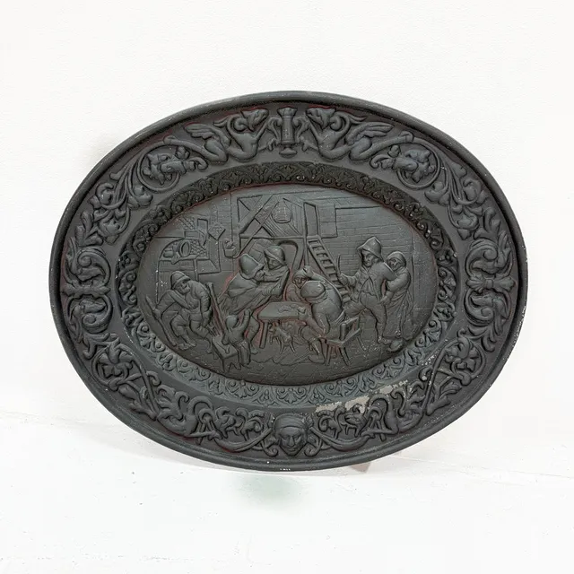 VÄGGSKÖLD, gjutjärn, Brandstorp, krogslagsmål i relief.