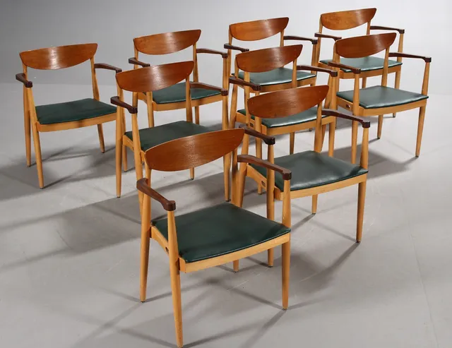Dansk møbelproducent. Armstole, bøgetræ / teak/valnød (9)