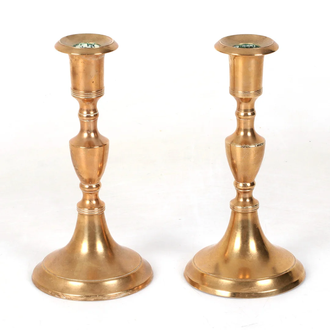 LJUSSTAKAR, ett par, mässing, Skultuna, nr 38. 1900-tal. — Candlesticks — Stadsauktion Sundsvall