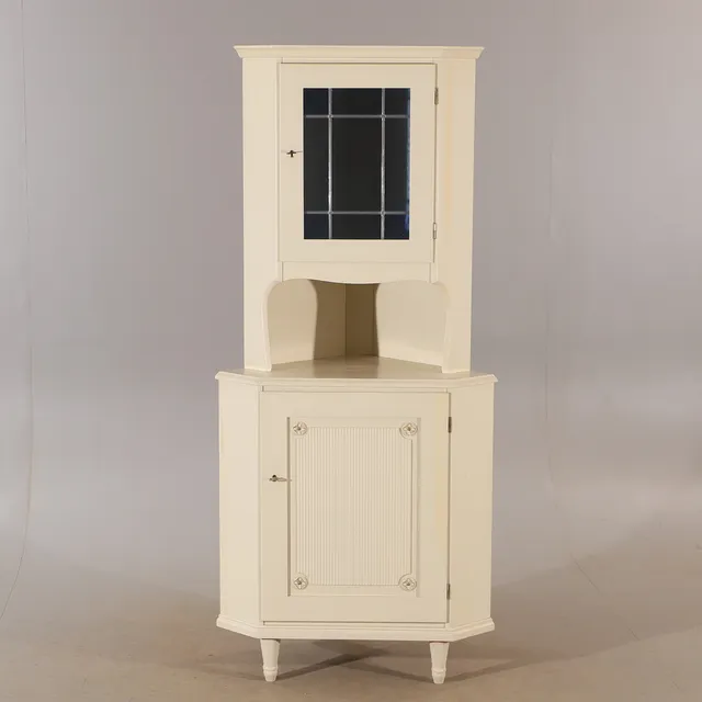 HÖRNSKÅP, vitmålat merd blyinfattat glas, gustaviansk stil.