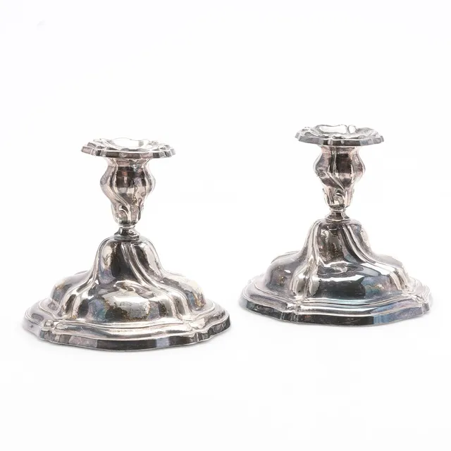 LJUSSTAKAR, ett par, silver, svenska importstämplar, 1900-talets mitt.