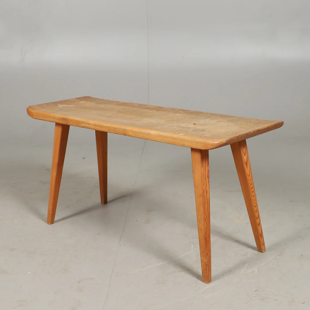 CARL MALMSTEN. Bänk, "Visingsö", furu. — Armchairs & Chairs — Helsingborgs Auktionskammare