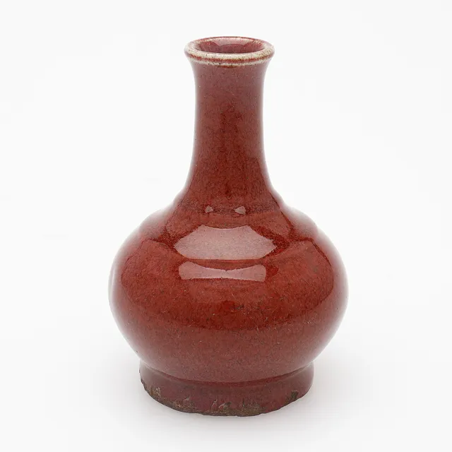 VAS, porslin, Kina, sen Qing (1644–1912), rinnande glasyr i sang-de-boeuf eller oxblod.