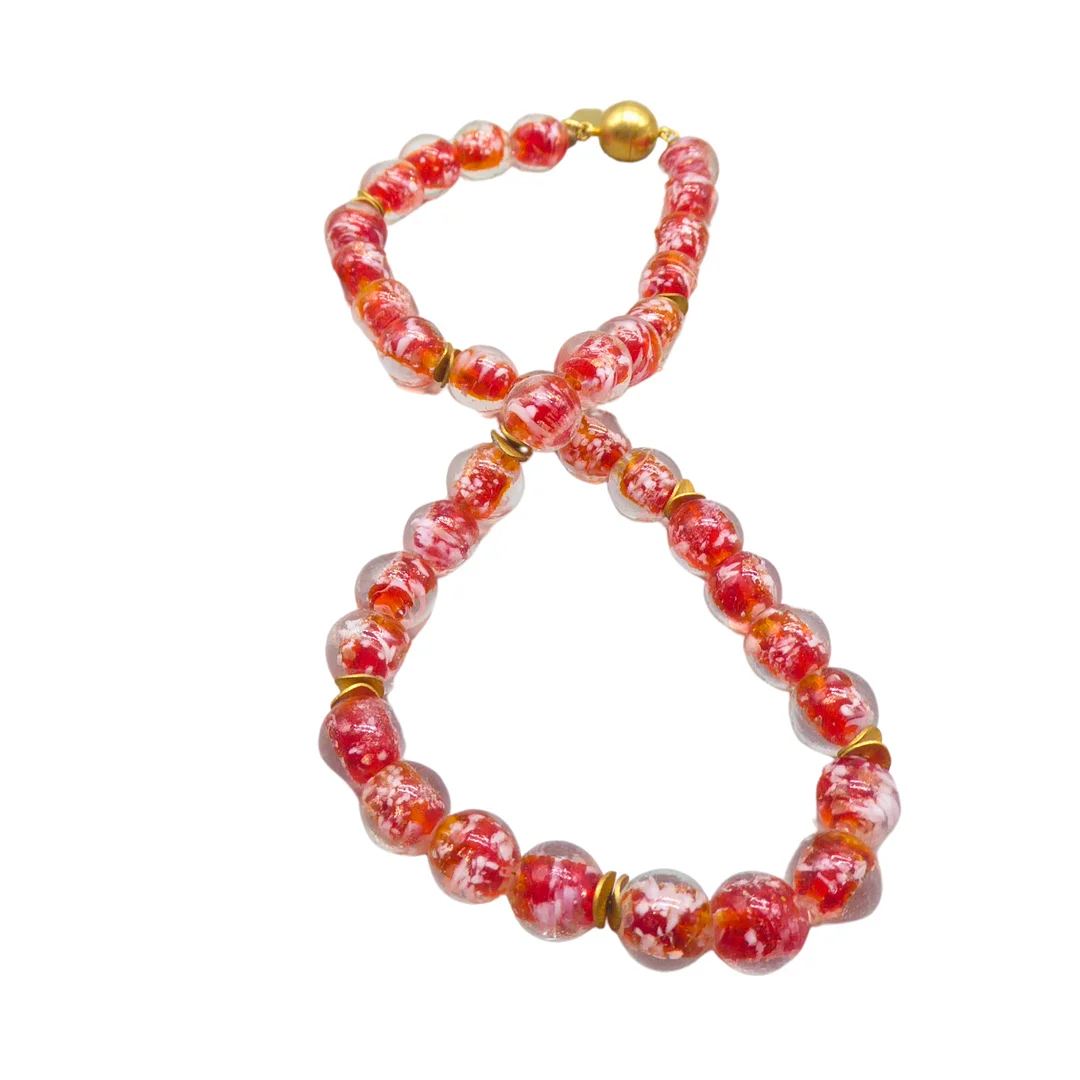 PERLENKETTE AUS GLASSTEINEN MIT MAGNETVERSCHLUSS AUS GLASSTEINEN MIT MAGNETVERSCHLUSS. — Jewellery — Auktionshaus Stuber's Hammerschlag