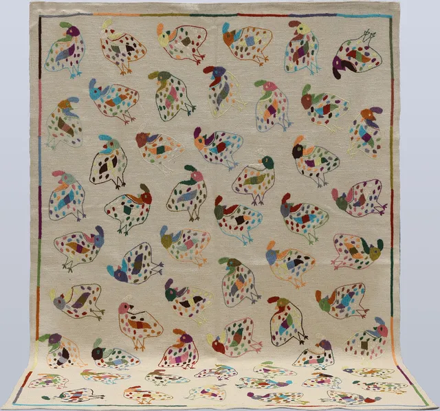ORIENTMATTA. Kelim med handbroderad dekor av rapphöna, 237 x 172 cm.