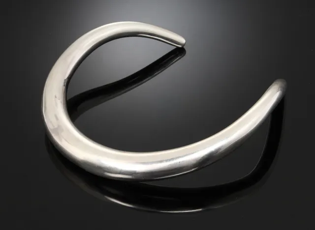 Anne Ammitzbøll for Georg Jensen Aura halsring af sterling sølv